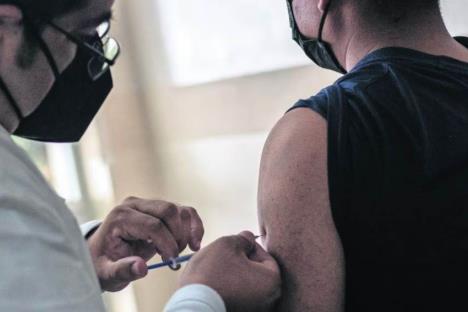 AstraZeneca retira vacuna anti-Covid a nivel mundial