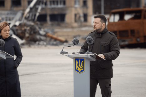 Revela Volodimir Zelensky cifra de soldados ucranianos fallecidos