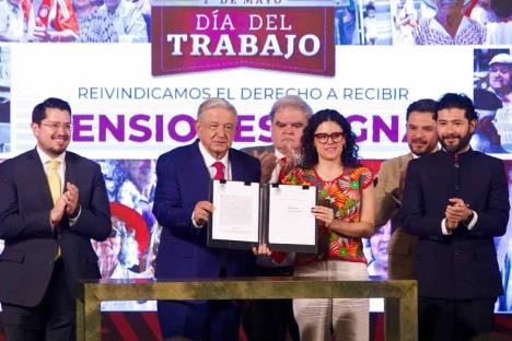 AMLO firma decreto del Fondo de Pensiones para el Bienestar